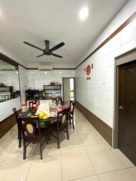 Rumah Teres 3 Tingkat untuk Dijual di Taman Seri Arowana (Seberang Jaya) - Jordan Voon - Dining Room - PropertyGuru.com.my