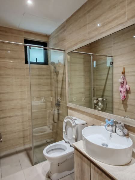 Condominium for Sale at Iconic Skies - Patrick . - Bathroom - PropertyGuru.com.my
