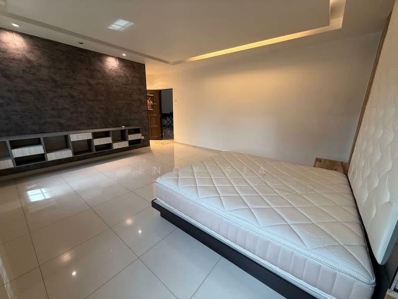 Rumah Banglo untuk Dijual di Taman Kebun Teh (Johor Bahru) - Vincy Sia - Bedroom - PropertyGuru.com.my