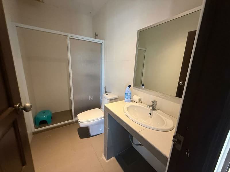 Rumah Banglo untuk Dijual di Taman Kebun Teh (Johor Bahru) - Vincy Sia - Bathroom - PropertyGuru.com.my