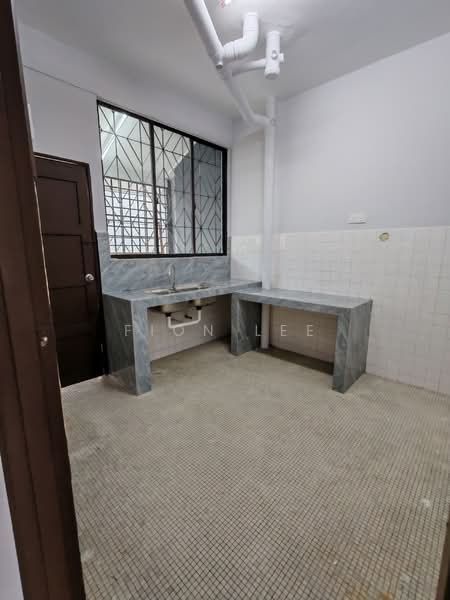 2-storey Terraced House for Rent in Johor Bahru (Johor) - Fion Lee - Kitchen - PropertyGuru.com.my