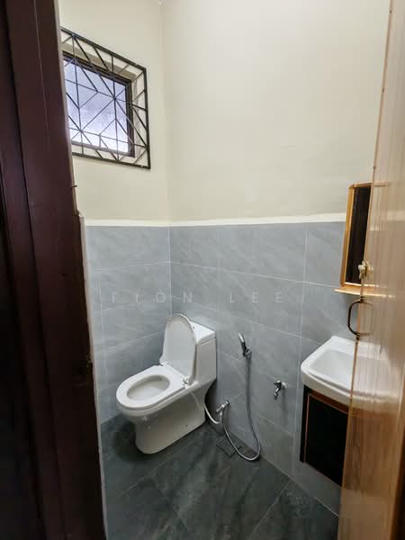 2-storey Terraced House for Rent in Johor Bahru (Johor) - Fion Lee - Bathroom - PropertyGuru.com.my