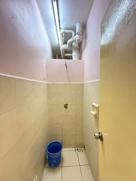 Pangsapuri untuk Dijual di Pangsapuri Seri Nipah - Bryan Yeoh - Bathroom - PropertyGuru.com.my