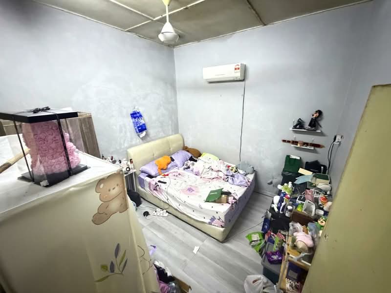 1-storey Terraced House for Sale in Taman Pancasila (Kulai) - Vincy Sia - Bedroom - PropertyGuru.com.my