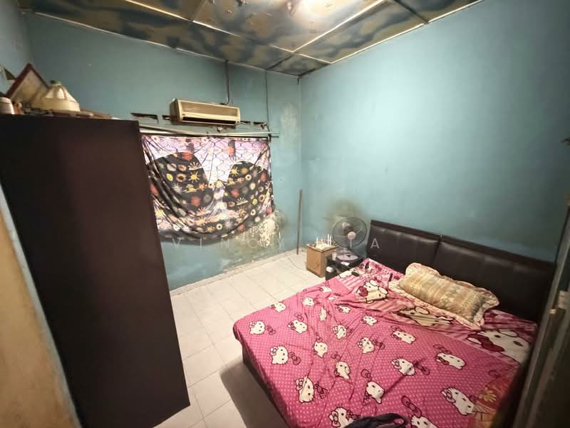 1-storey Terraced House for Sale in Taman Pancasila (Kulai) - Vincy Sia - Bedroom - PropertyGuru.com.my