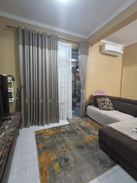 Cluster House for Sale in Alam Suria (Puncak Alam) - Ziana Najib - Living Room - PropertyGuru.com.my