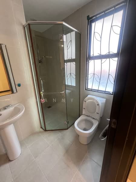 Rumah Berkembar untuk Dijual di Bandar Sungai Long (Selangor) - Shanny Tan - Bathroom - PropertyGuru.com.my