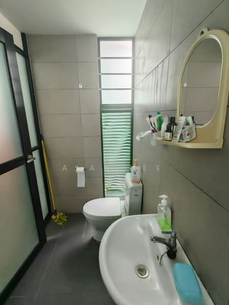 2-storey Terraced House for Sale in Bandar Seri Alam (Masai) - Alan Lee - Bathroom - PropertyGuru.com.my