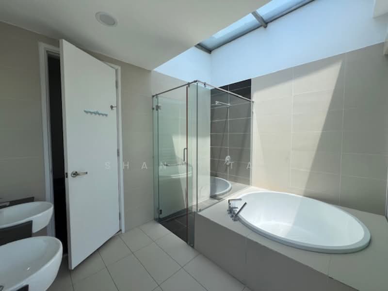 Banglo Lot Kosong untuk Dijual di Bandar Sungai Long (Selangor) - Shanny Tan - Bathroom - PropertyGuru.com.my