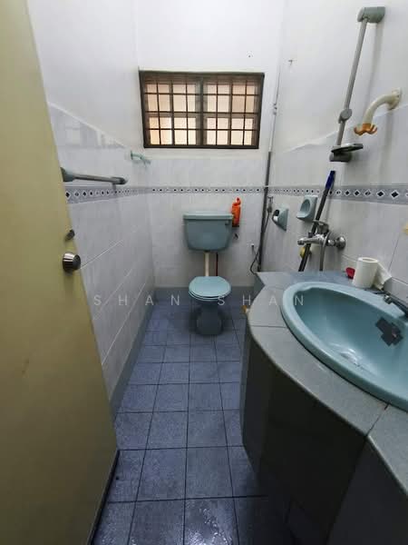 Rumah Teres 2 Tingkat untuk Dijual di Usj 23 (Subang Jaya) - Shan Shan - Bathroom - PropertyGuru.com.my