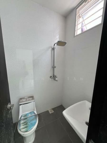Rumah Berkembar untuk Dijual di Wira Heights (Bandar Sungai Long) - Shanny Tan - Bathroom - PropertyGuru.com.my