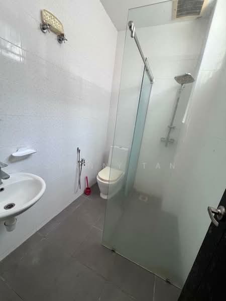 Rumah Berkembar untuk Dijual di Wira Heights (Bandar Sungai Long) - Shanny Tan - Bathroom - PropertyGuru.com.my