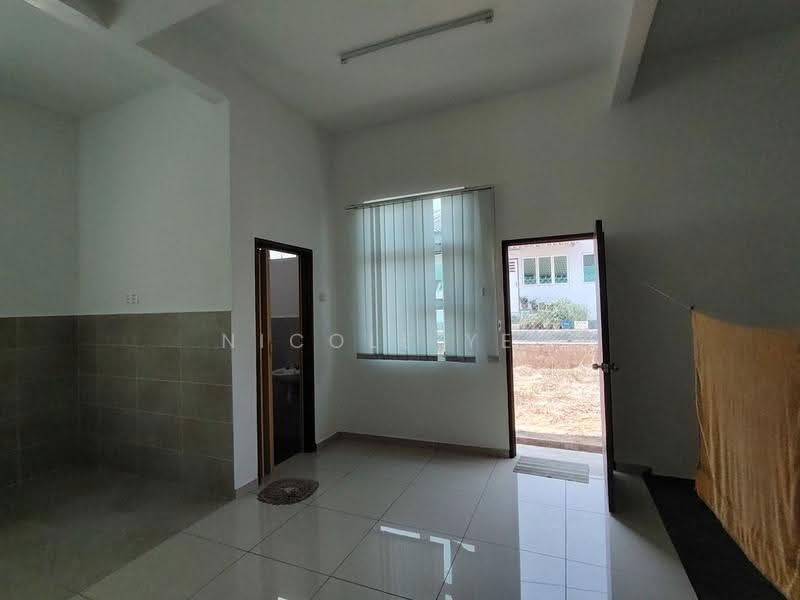 Rumah Berkembar untuk Dijual di Bandar Baru Sungai Udang (Sungai Udang) - Nicole Yeo - PropertyGuru.com.my