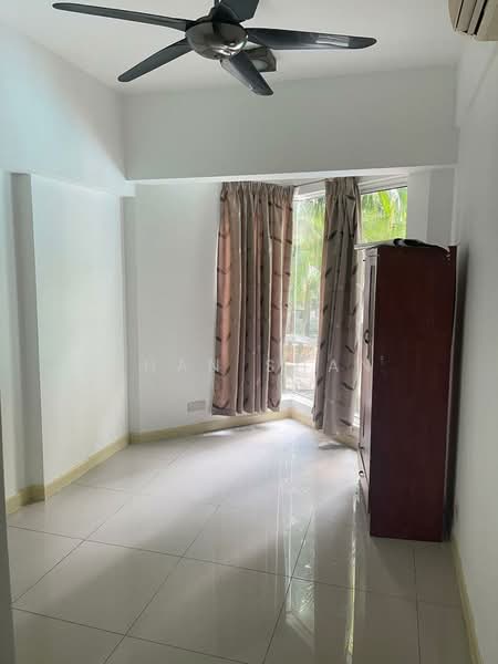 Service Residence for Sale at Tiara Mutiara / The Crown - Shan Shan - Interior - PropertyGuru.com.my