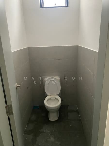 Shop for Rent in Tebrau (Johor) - Mandy Goh Siew Li - Bathroom - PropertyGuru.com.my