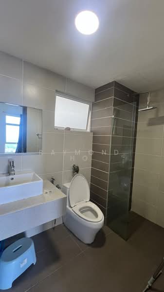 Condominium for Rent at Paraiso Residence @ The Earth - Raymond Ho - Bathroom - PropertyGuru.com.my