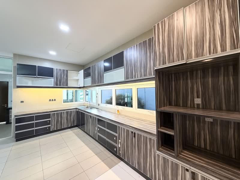 Rumah Berkembar untuk Dijual di Kinrara Residence (Puchong) - CK Yee - Kitchen - PropertyGuru.com.my