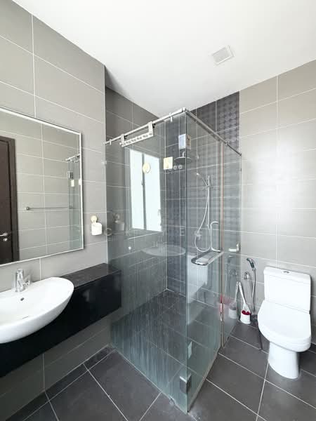 Rumah Berkembar untuk Dijual di Kinrara Residence (Puchong) - CK Yee - Bathroom - PropertyGuru.com.my