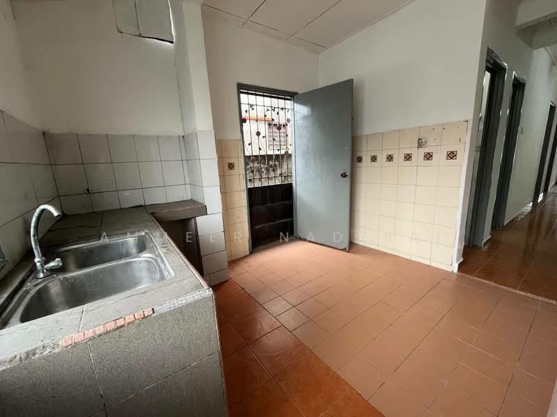 1-storey Terraced House for Sale in Semenyih (Selangor) - Ammeer Nadzrai - Kitchen - PropertyGuru.com.my