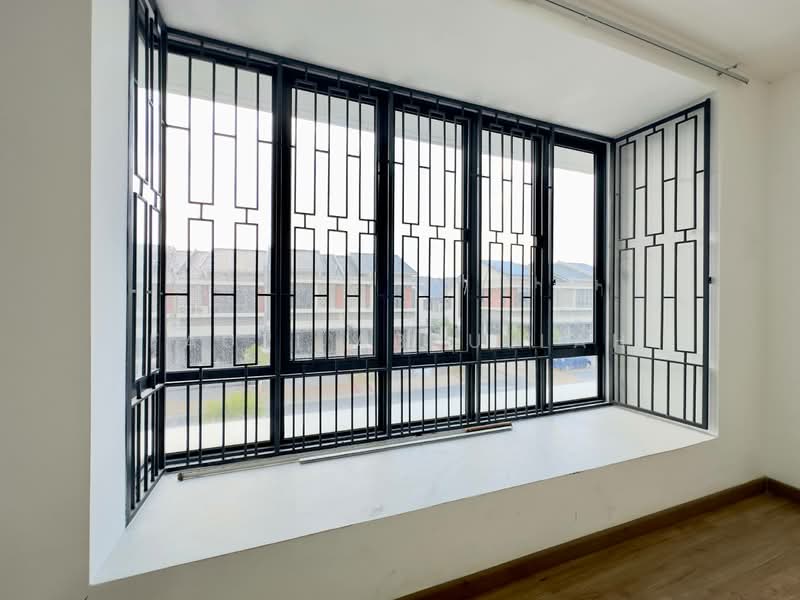 For Sale - Elmina Green 5