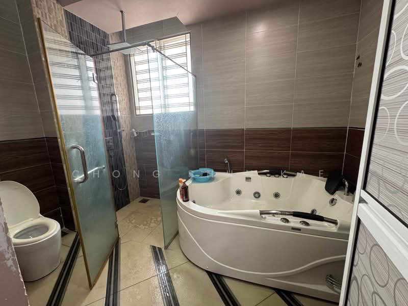 Semi-Detached House for Sale in Bandar Puteri Puchong (Puchong) - Chong Shun Kae - Bathroom - PropertyGuru.com.my