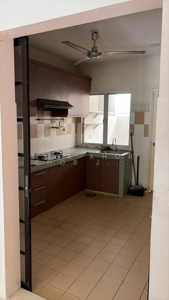 2-storey Terraced House for Sale in Setia Indah (Setia Alam) - Jack Khor Phor Jiing - Kitchen - PropertyGuru.com.my