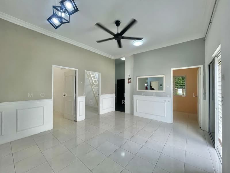 Semi-Detached House for Sale in Kampung Lombong (Shah Alam) - Mohd Aizat Saiful Bahri - Living Room - PropertyGuru.com.my