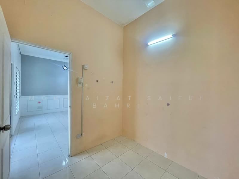 Semi-Detached House for Sale in Kampung Lombong (Shah Alam) - Mohd Aizat Saiful Bahri - Interior - PropertyGuru.com.my