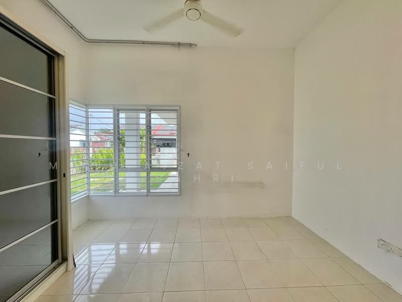 Semi-Detached House for Sale in Kampung Lombong (Shah Alam) - Mohd Aizat Saiful Bahri - Interior - PropertyGuru.com.my