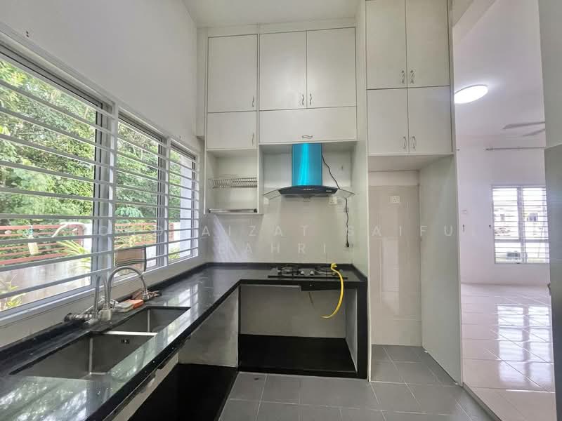 Semi-Detached House for Sale in Kampung Lombong (Shah Alam) - Mohd Aizat Saiful Bahri - Kitchen - PropertyGuru.com.my