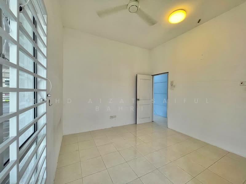 Semi-Detached House for Sale in Kampung Lombong (Shah Alam) - Mohd Aizat Saiful Bahri - PropertyGuru.com.my