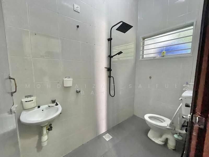 Semi-Detached House for Sale in Kampung Lombong (Shah Alam) - Mohd Aizat Saiful Bahri - PropertyGuru.com.my