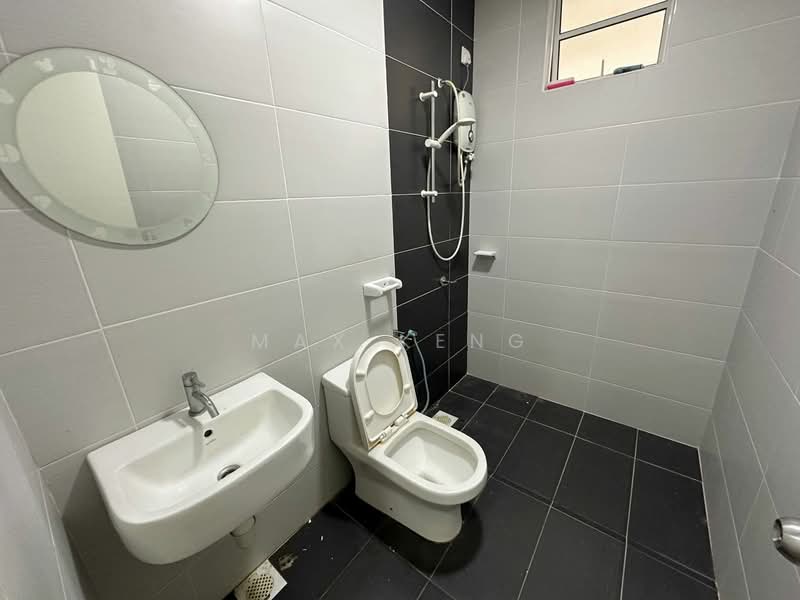 Apartment for Sale at Nusa Heights (Nusa Puncak) - Max Keng - Bathroom - PropertyGuru.com.my