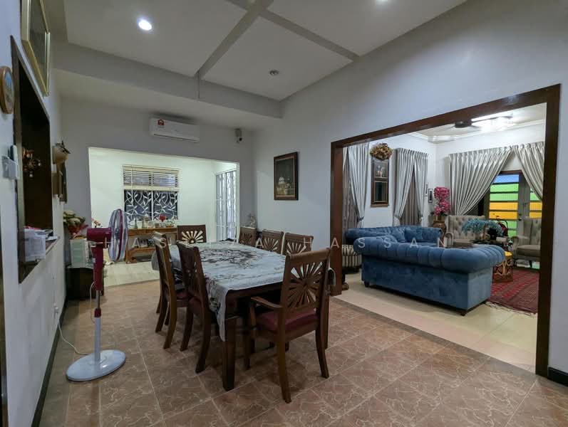Rumah Berkembar untuk Dijual di Ulu Kelang (Selangor) - Hasliza Hassan - Living Room - PropertyGuru.com.my