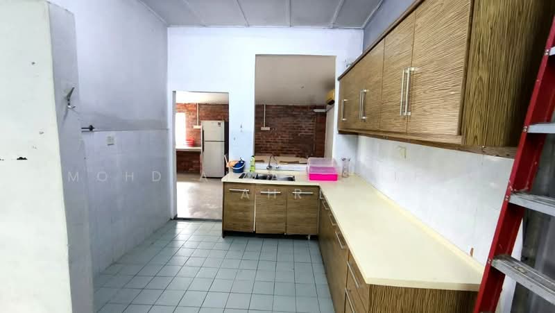 Semi-Detached House for Sale in Kajang (Selangor) - Mohd Aizat Saiful Bahri - Kitchen - PropertyGuru.com.my