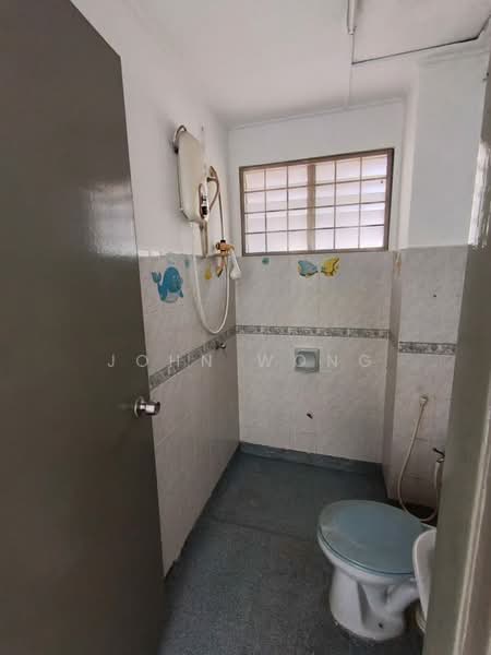 Pangsapuri untuk Dijual di Sri Cassia - John Wong - Bathroom - PropertyGuru.com.my