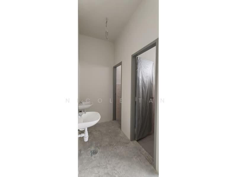 Shop for Rent in Labu (Negeri Sembilan) - Nicole Tan - Bathroom - PropertyGuru.com.my