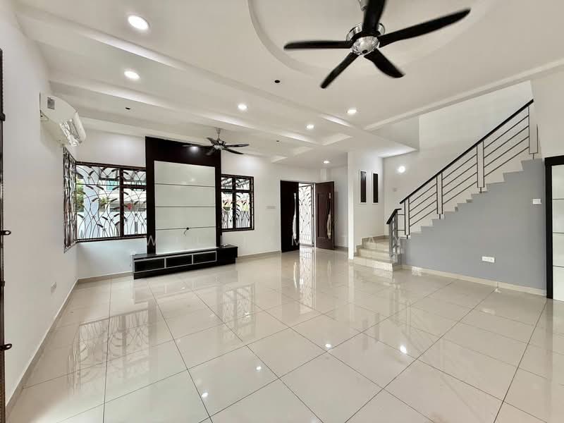 Cluster House for Sale in Taman Mutiara Mas (Skudai) - William Tay - Living Room - PropertyGuru.com.my