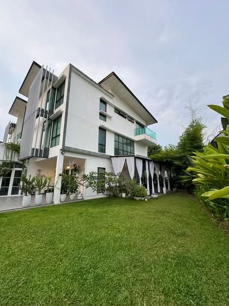 Semi-Detached House for Sale in Kajang (Selangor) - Hasliza Hassan - Exterior - PropertyGuru.com.my