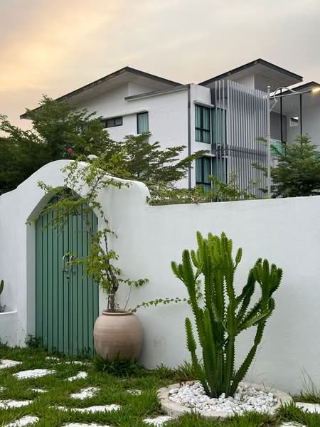 Semi-Detached House for Sale in Kajang (Selangor) - Hasliza Hassan - Exterior - PropertyGuru.com.my