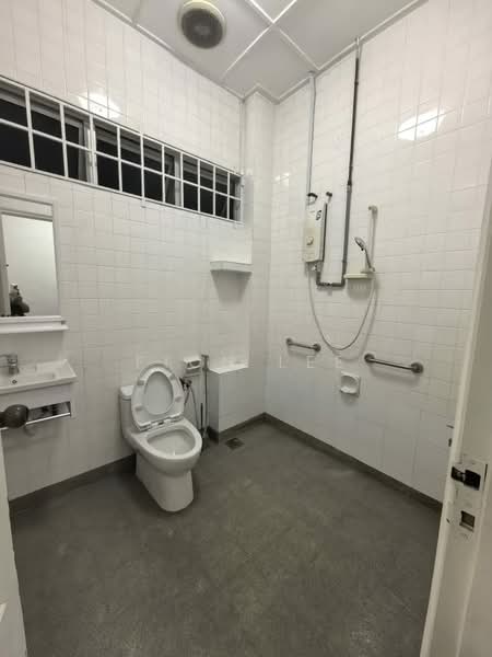 Semi-Detached House for Rent in Perling (Johor) - Fion Lee - Bathroom - PropertyGuru.com.my