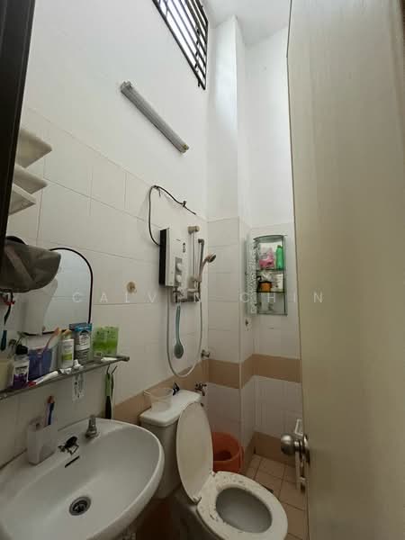 Rumah Teres 2 Tingkat untuk Dijual di Ampang Saujana (Ampang) - calvin Chin - Bathroom - PropertyGuru.com.my