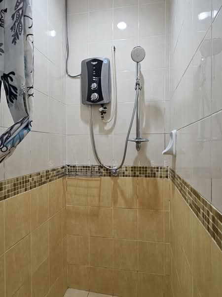 Terraced House for Rent in Sungai Long (Bandar Sungai Long) - Stella Lee - Bathroom - PropertyGuru.com.my