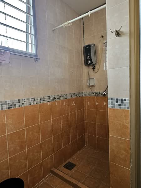 Terraced House for Rent in Sungai Long (Bandar Sungai Long) - Stella Lee - Bathroom - PropertyGuru.com.my