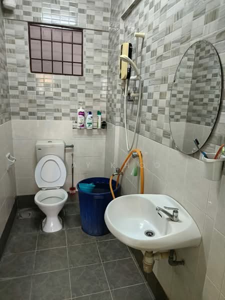Apartment for Sale at Pangsapuri Seri Pinang - Jay Khoo - Bathroom - PropertyGuru.com.my