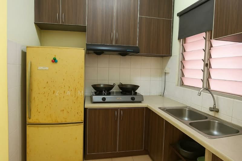 Pangsapuri untuk Dijual di Merdeka Villa - Zamani Ishak - Kitchen - PropertyGuru.com.my