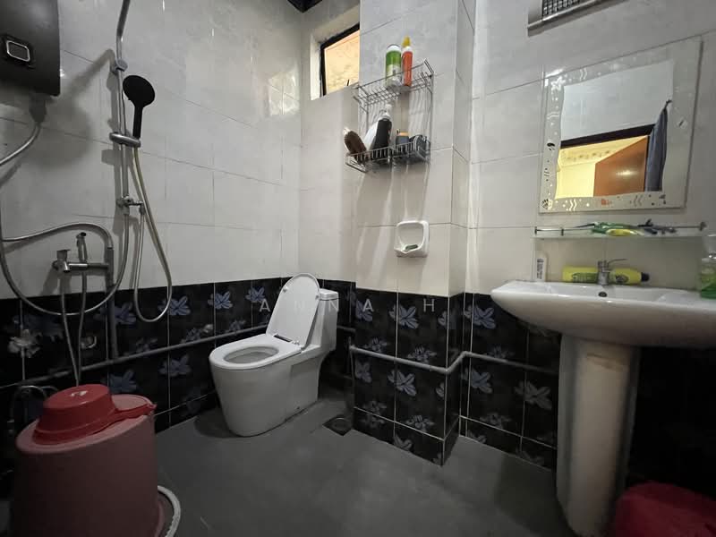 Semi-Detached House for Sale in Taman Segar Perdana (Cheras) - Anna H - Bathroom - PropertyGuru.com.my