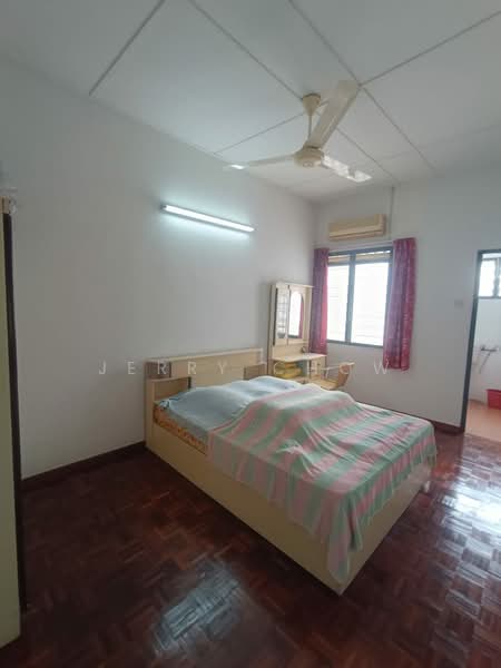 2-storey Terraced House for Sale in Taman Ipoh (Ipoh) - Jerry Chow - Bedroom - PropertyGuru.com.my