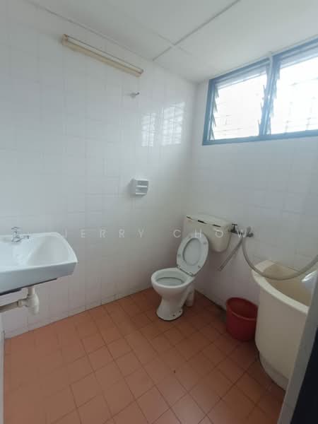 2-storey Terraced House for Sale in Taman Ipoh (Ipoh) - Jerry Chow - Bathroom - PropertyGuru.com.my