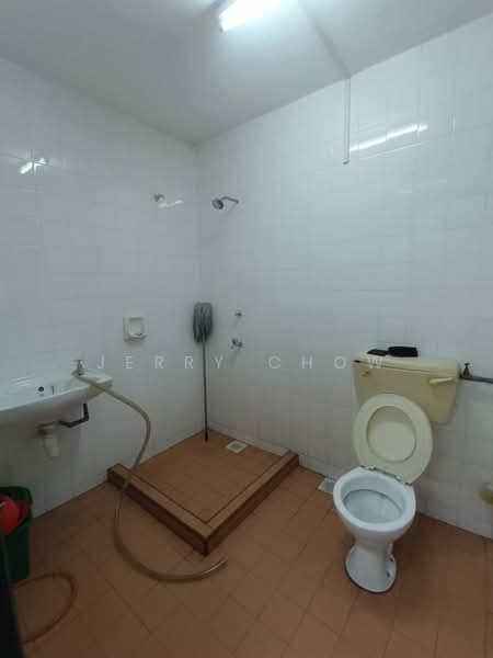 2-storey Terraced House for Sale in Taman Ipoh (Ipoh) - Jerry Chow - Bathroom - PropertyGuru.com.my